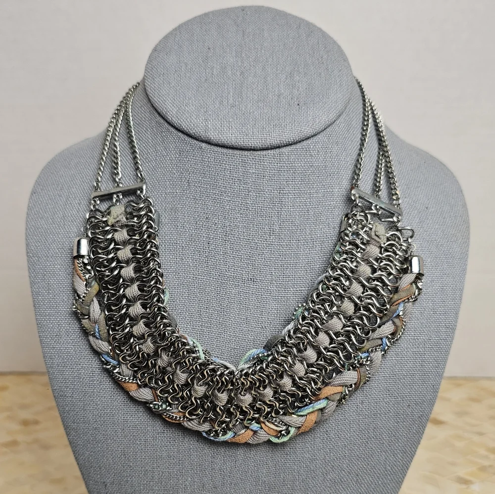 [LOFT] Chunky Statement Necklace ◇■ Multi Layered ☆ Pink & White Gems ☆